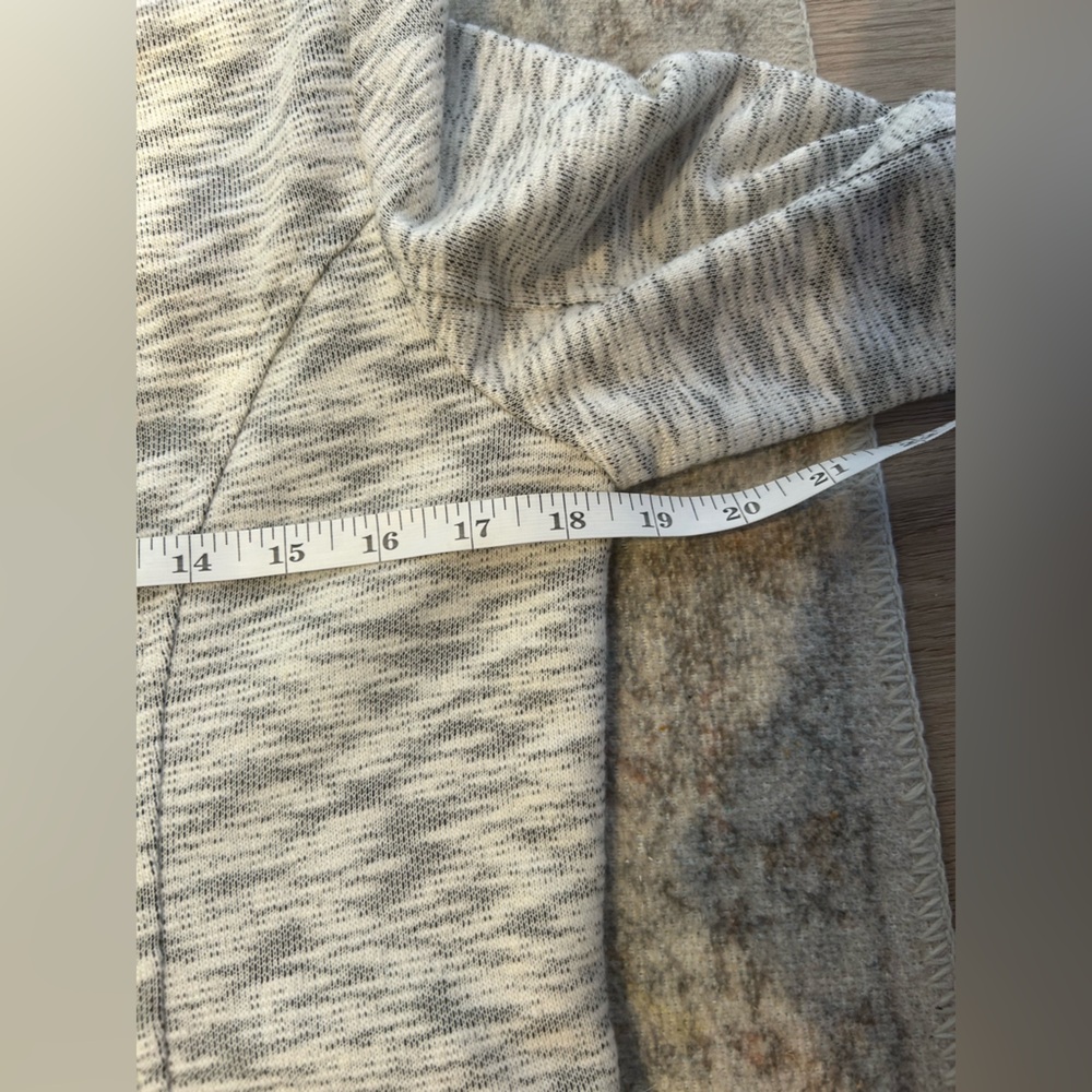Cabi Women's Heathered Gray Neo Jacket Front Zip Style #5102 Size Medium - Picture 9 of 10